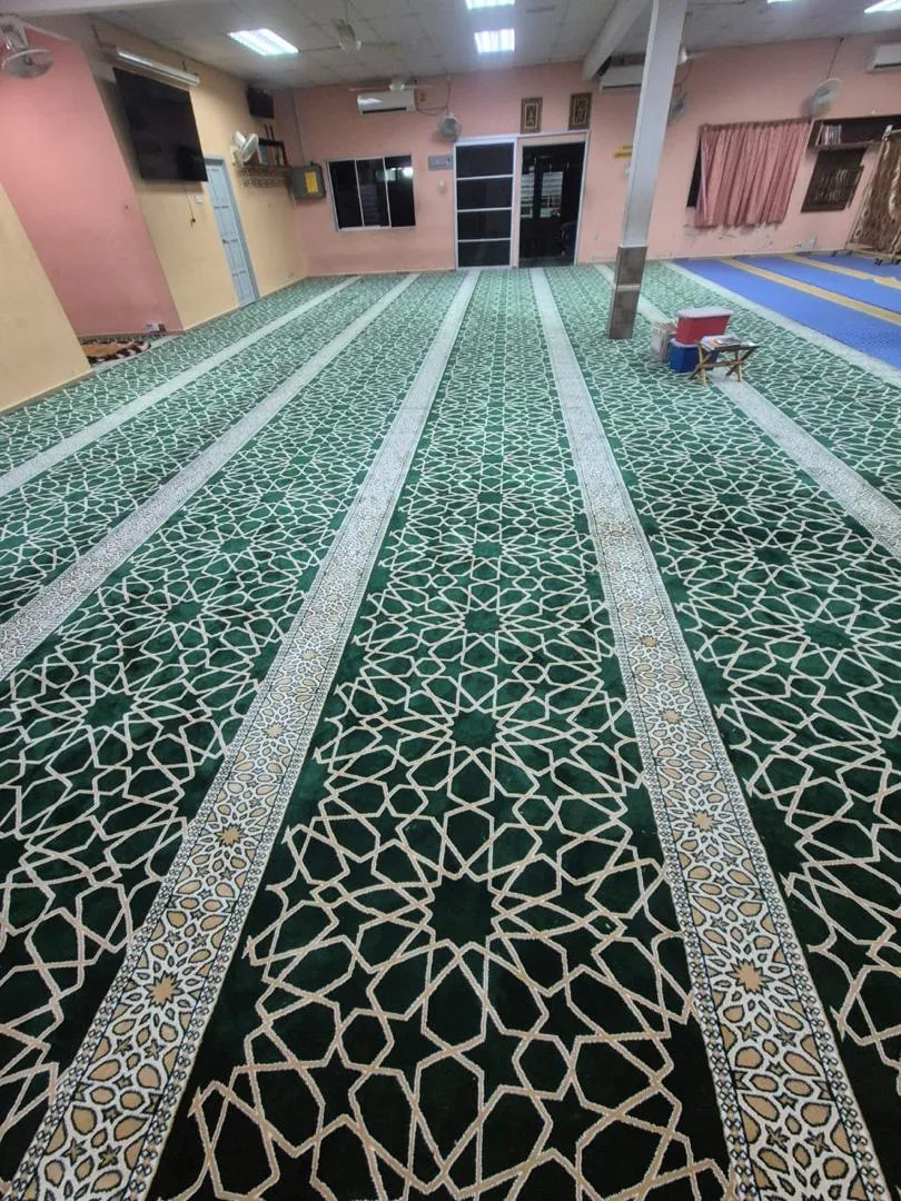 Karpet masjid bersih selepas cucian